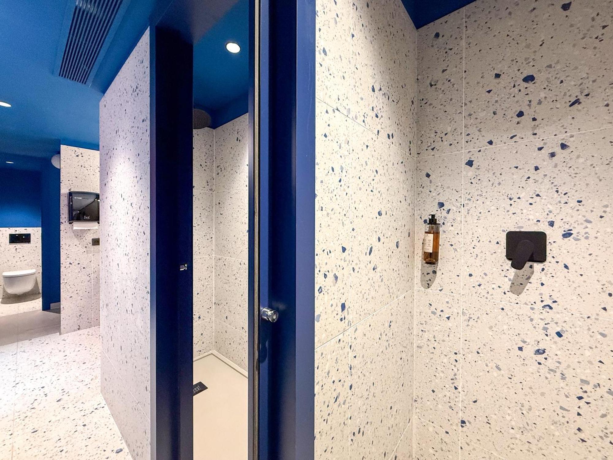 Coeo Hernan Ruiz Rooftop Pool Hostel Малага Екстериор снимка